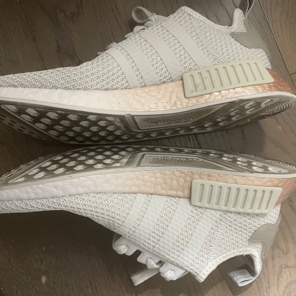 Authentic Adidas grey and gold sneakers size 9 unisex - Picture 9 of 9